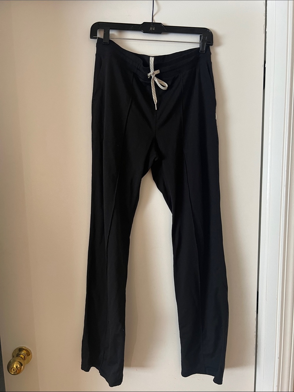 Women’s Vuori Black Drawstring Pants Dream Knit Pants w Center Front Seam